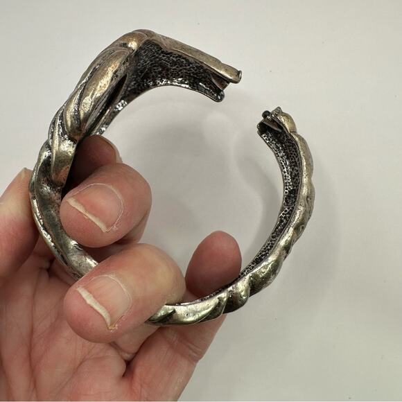 Set of 2 Hinged Faceted Bangle Bracelets Red Black Costume Jewelry Heavy - Picture 7 of 11